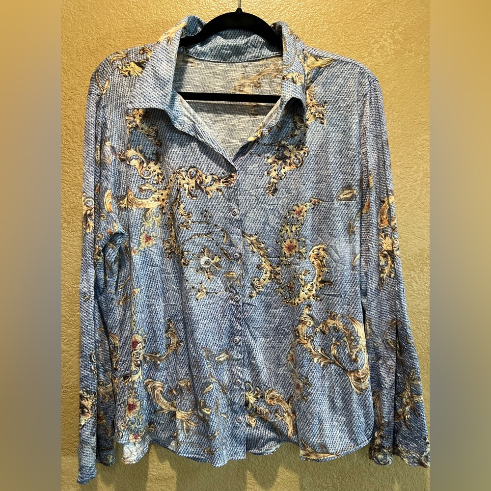 Selling my work clothes. So soft beautiful blouse